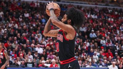 Coby White hits 3-pointer to ensure Bulls' victory over Hawks in Play-In game